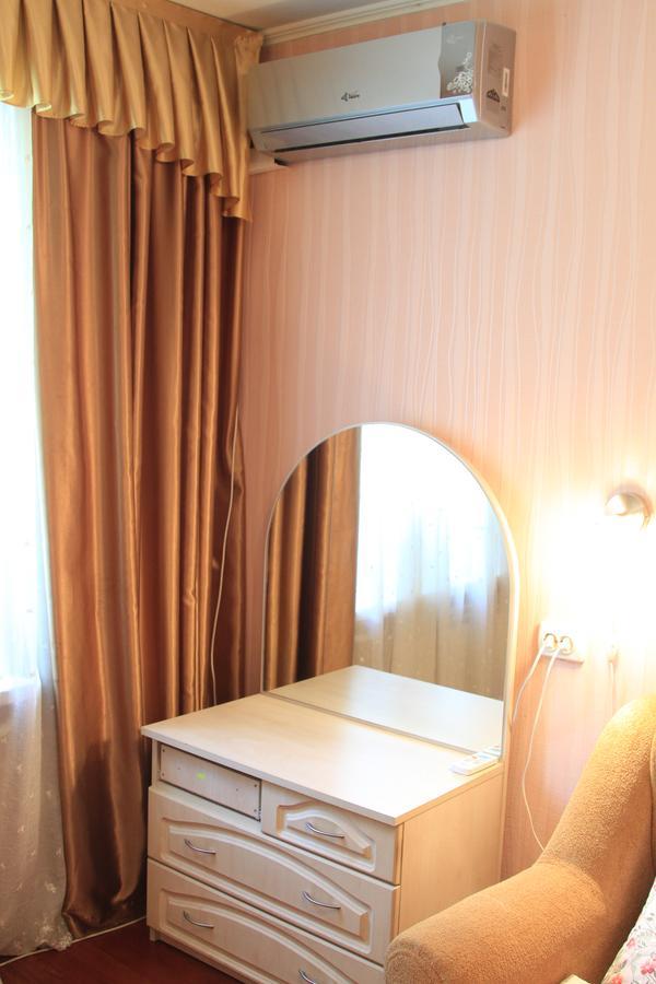 Apartment Near Metro Akademgorodok Kiev Exterior foto