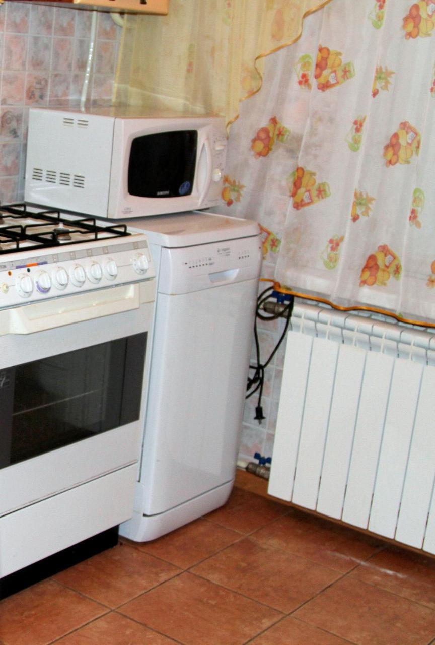Apartment Near Metro Akademgorodok Kiev Exterior foto